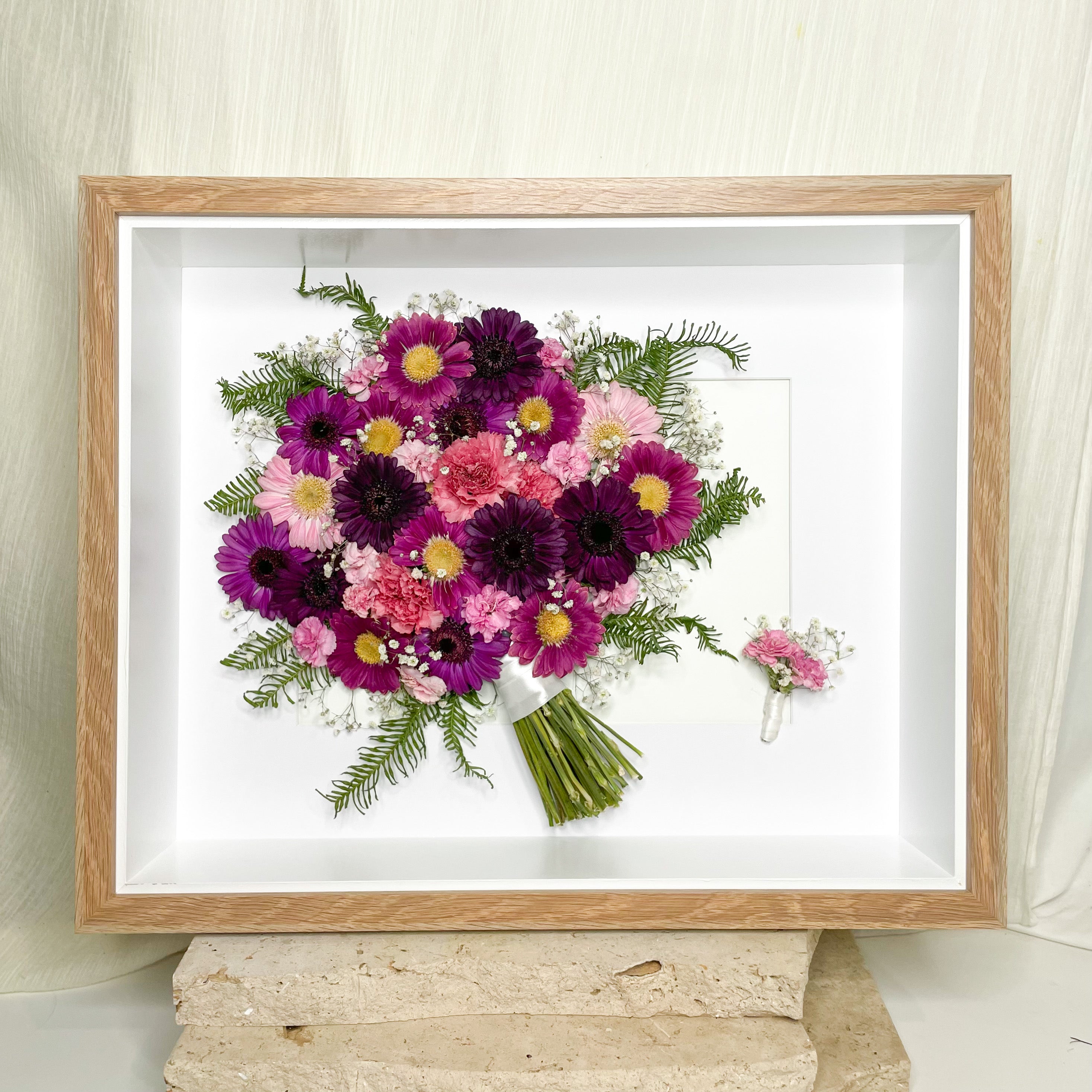 custom-flower-framing-3d-shadow-box
Preserved pink purple Gerbera wedding bouquet set in 40x50cm 3d oak frame