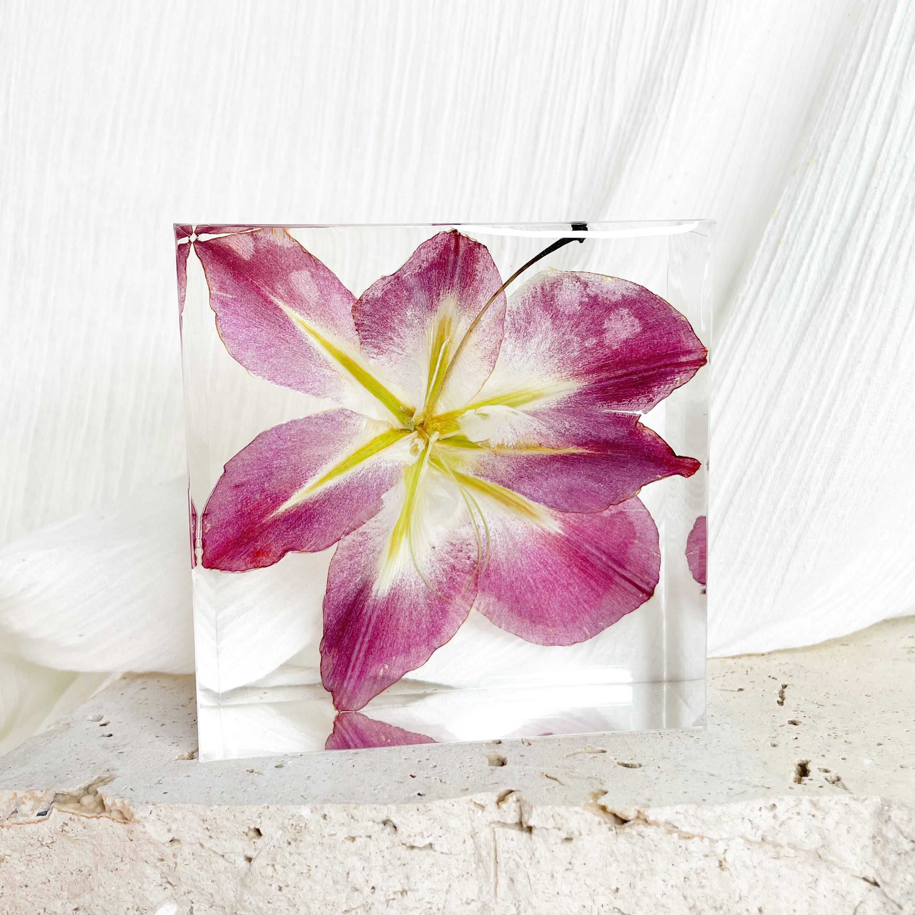 preserved-flowers-resin-petite square- wedding bouquet - resin block - oriental Lily