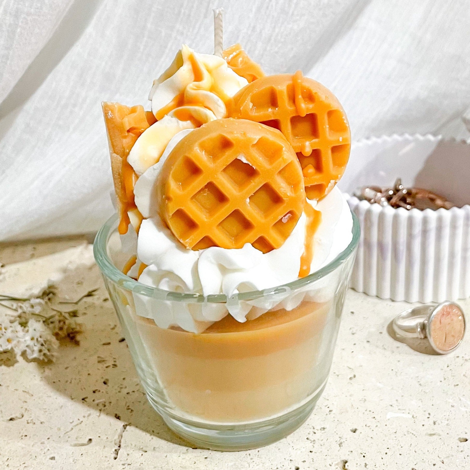 vanilla caramel cupcake candle