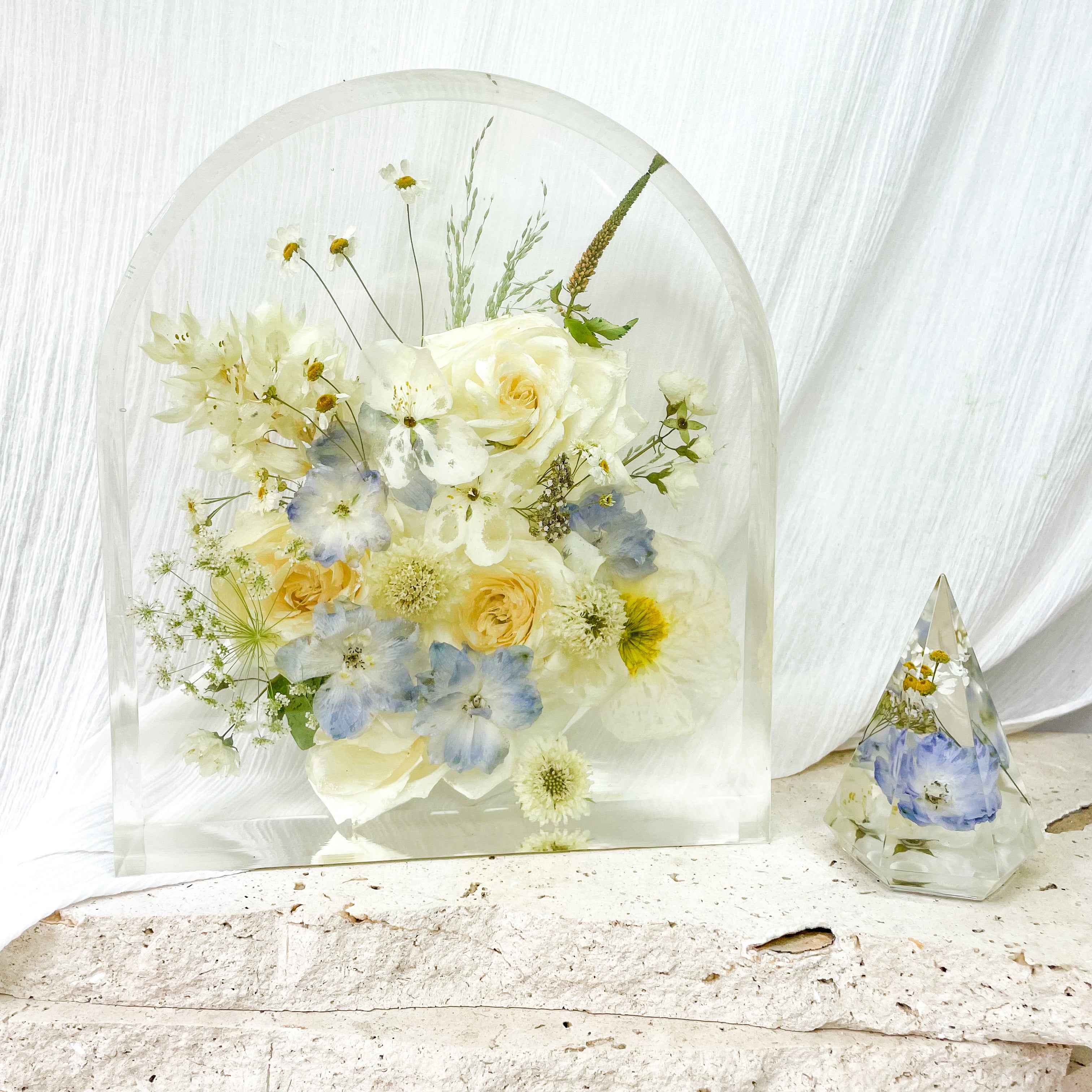 preserved-flowers-extra large-resin-arch- white preserved flowers