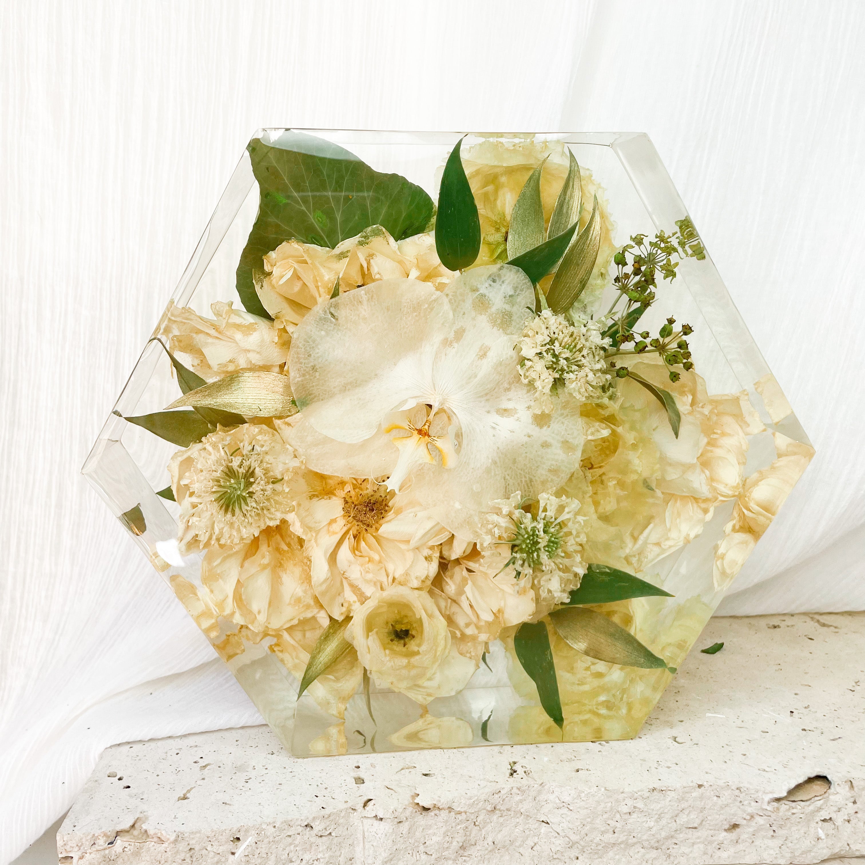 preserved-flowers-x-large-resin-hexagon block - wedding bouquet white and green