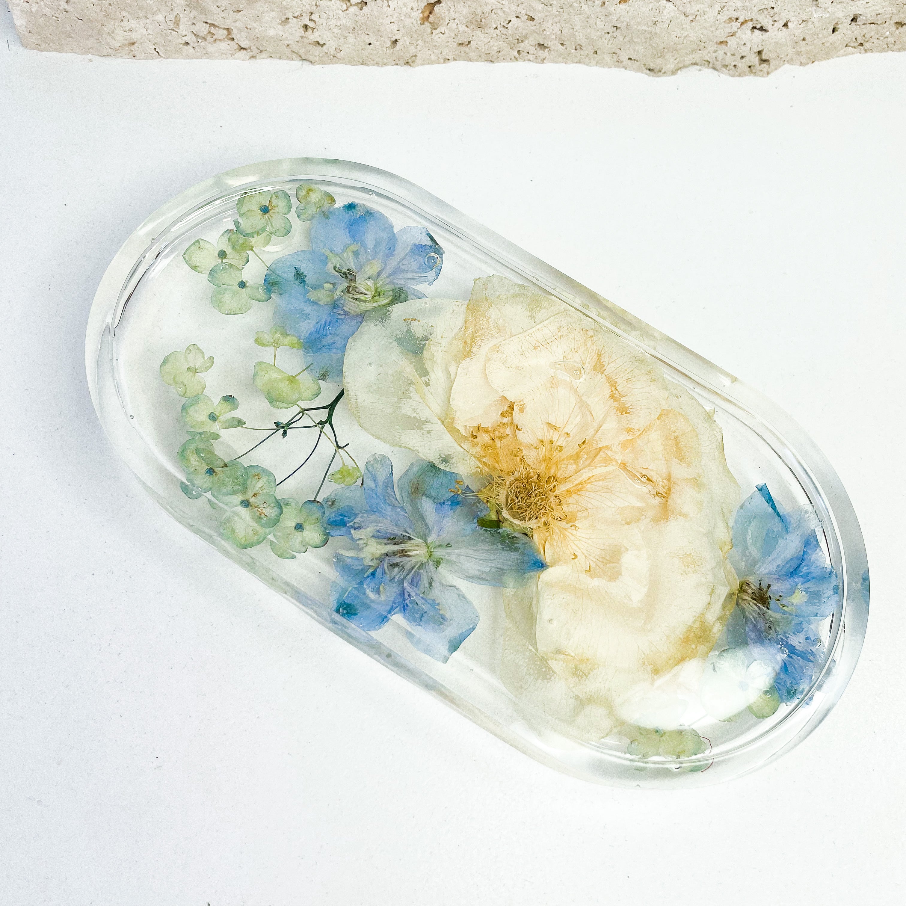 preserved-flowers-resin-jewellery-tray white blue rose pressed flowers