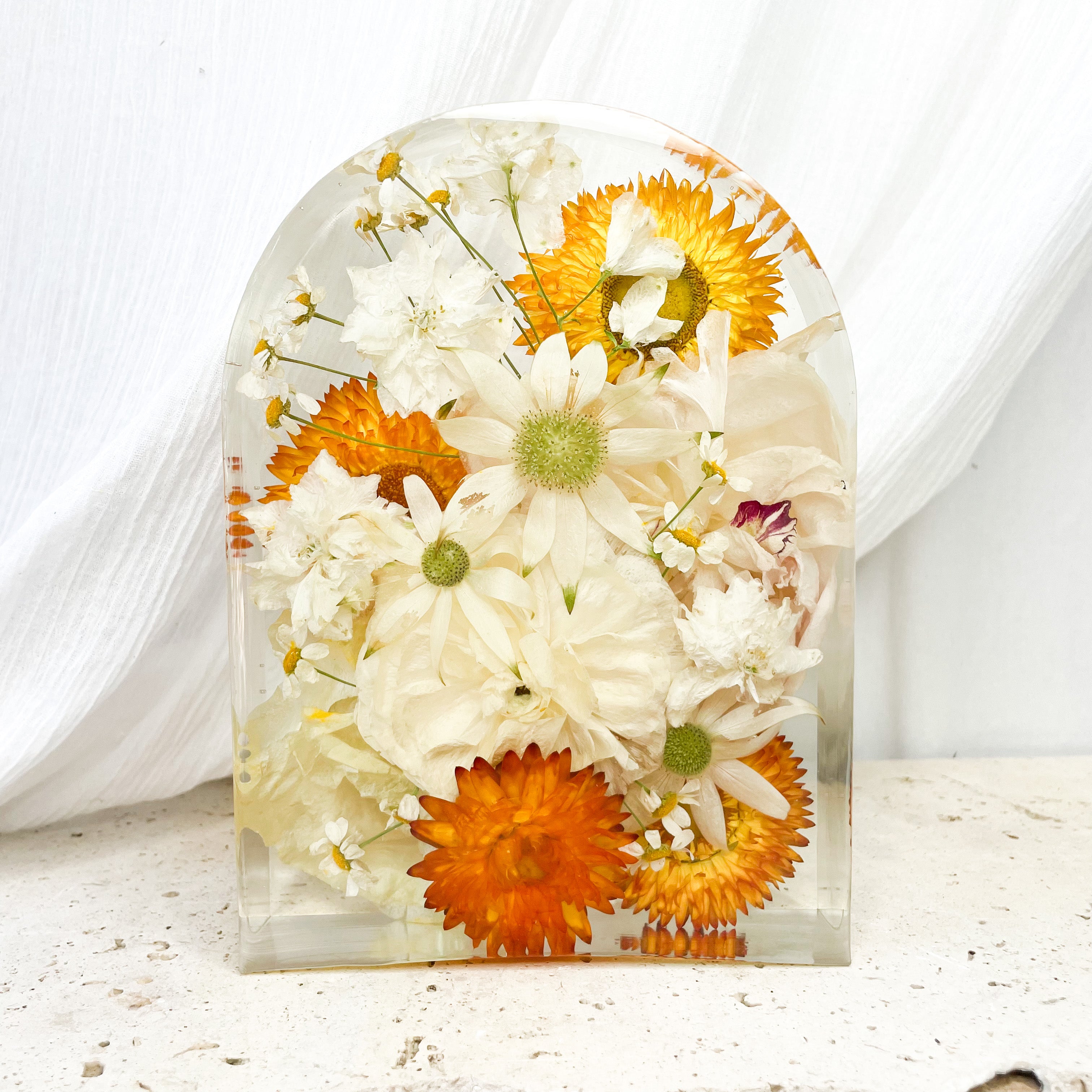 preserved-flowers-standard-resin-arch