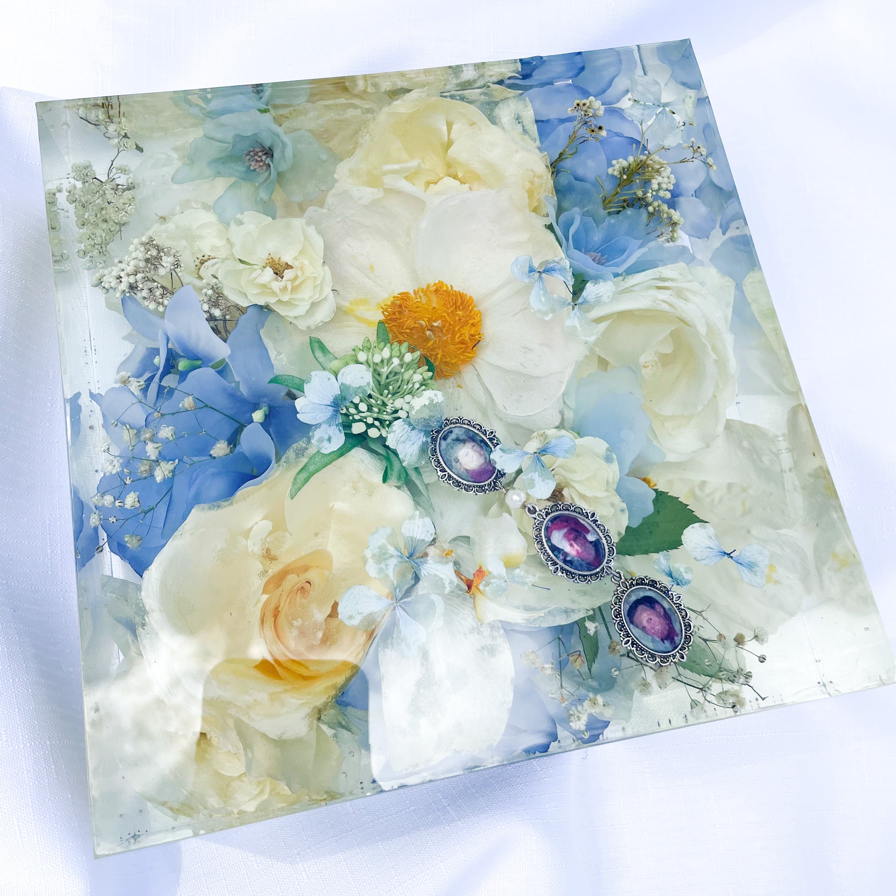 preserved-flowers-resin-square-large - wedding bouquet - resin block - memorial charms - blue white flowers