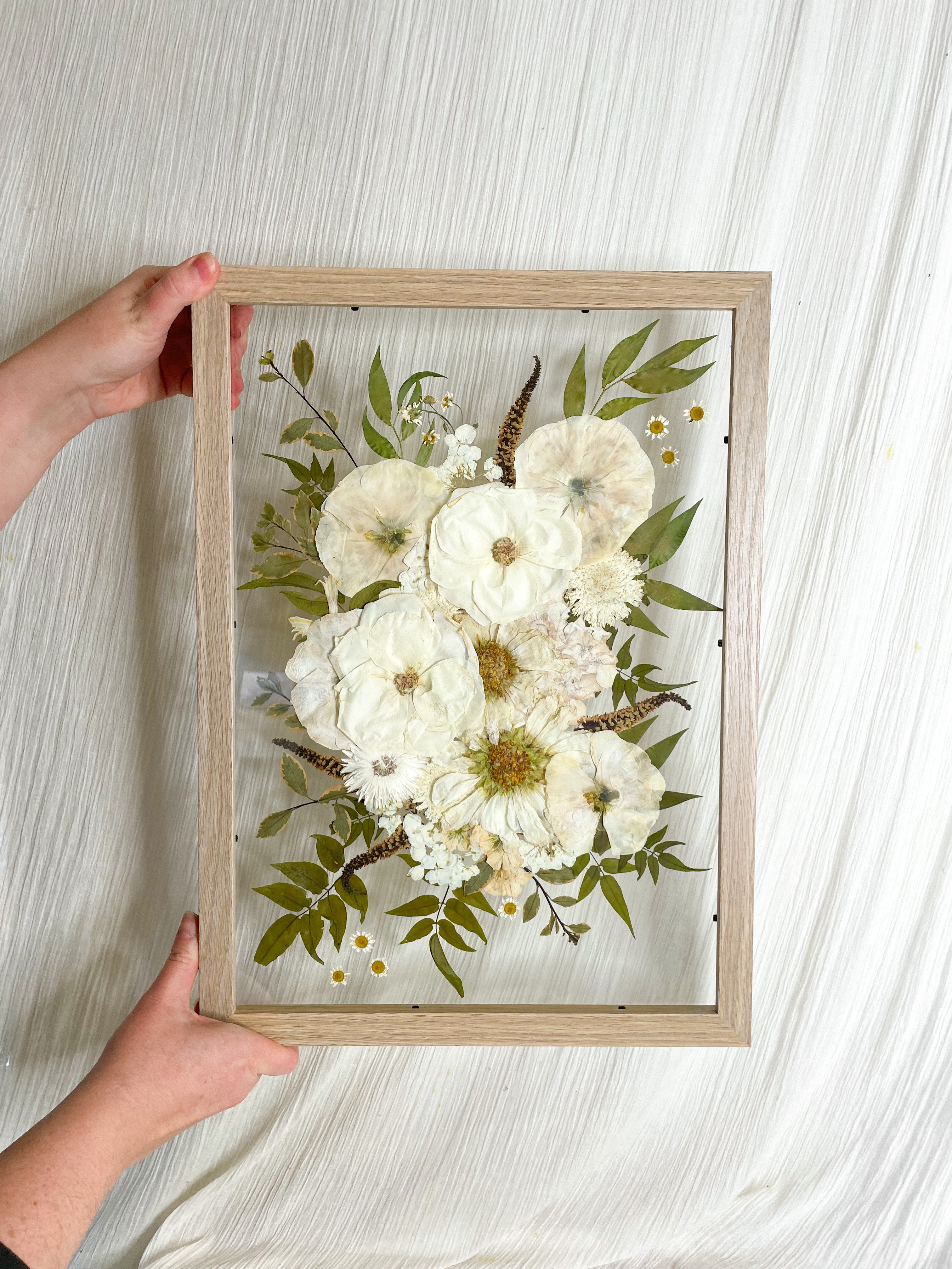 custom-pressed-flower-framing-floating-mount