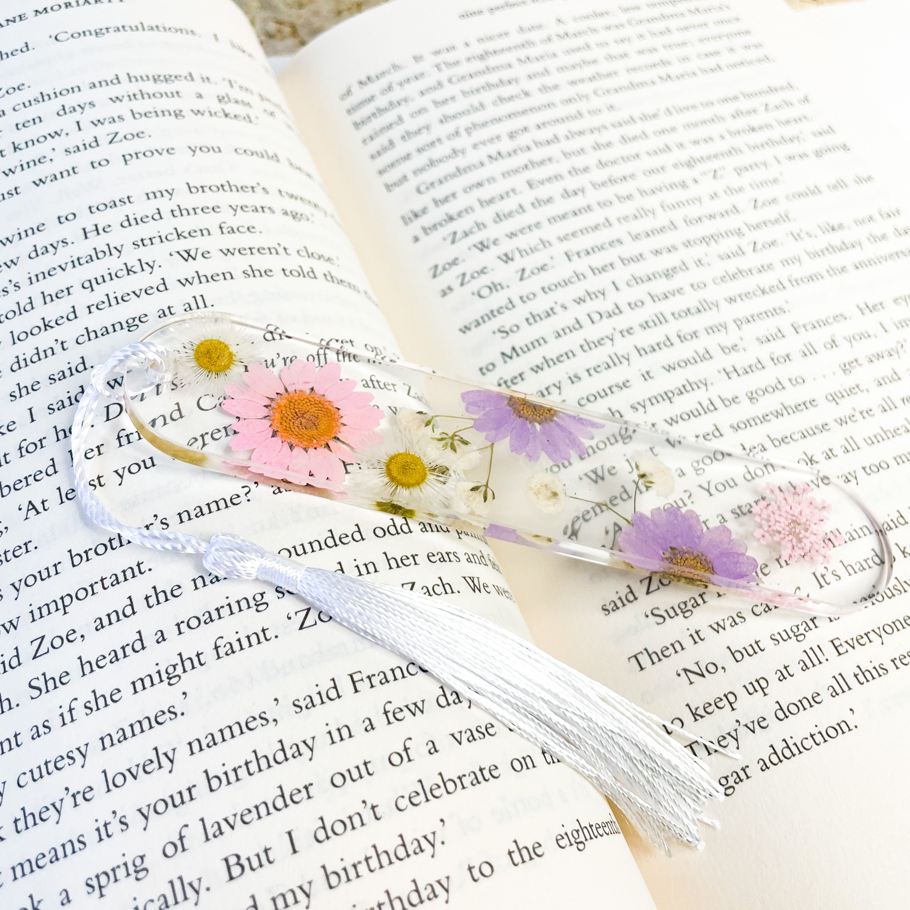 Daisy Chain Flower Bookmark