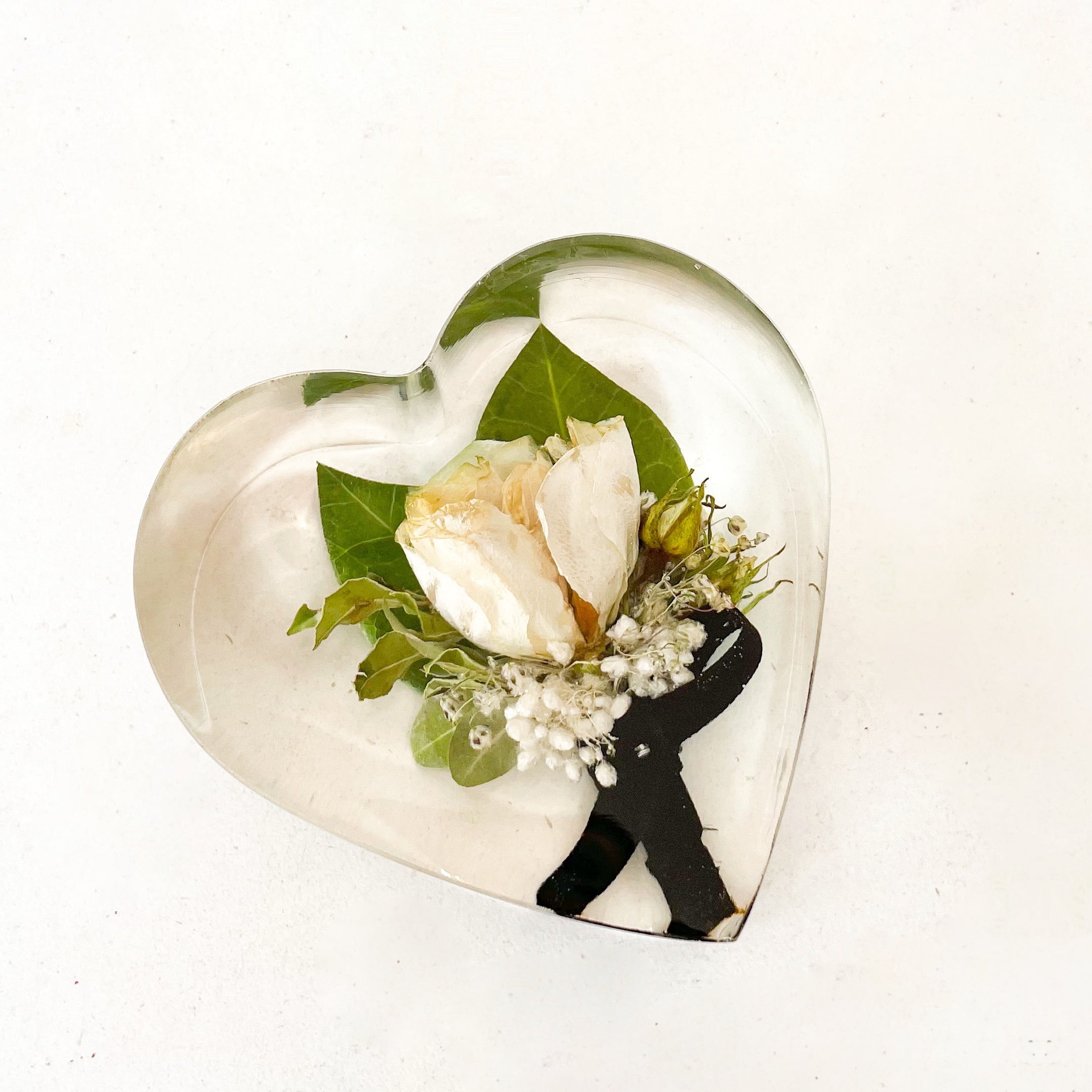 Preserved Flowers Resin Heart - Medium