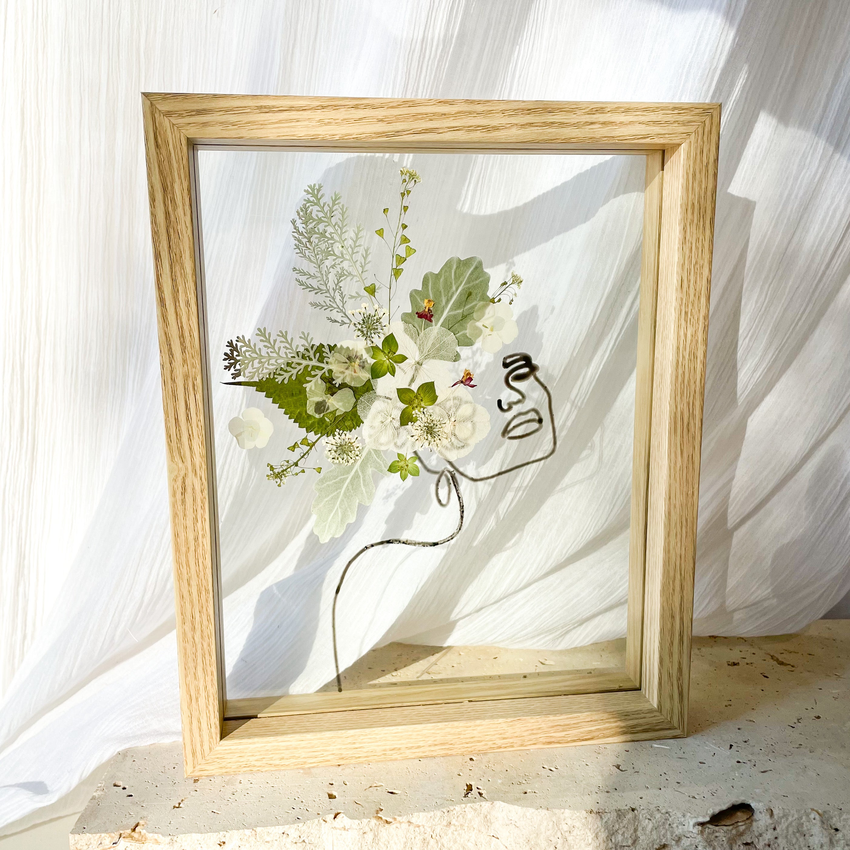 Aphrodite Pressed Flower Frame - Oak