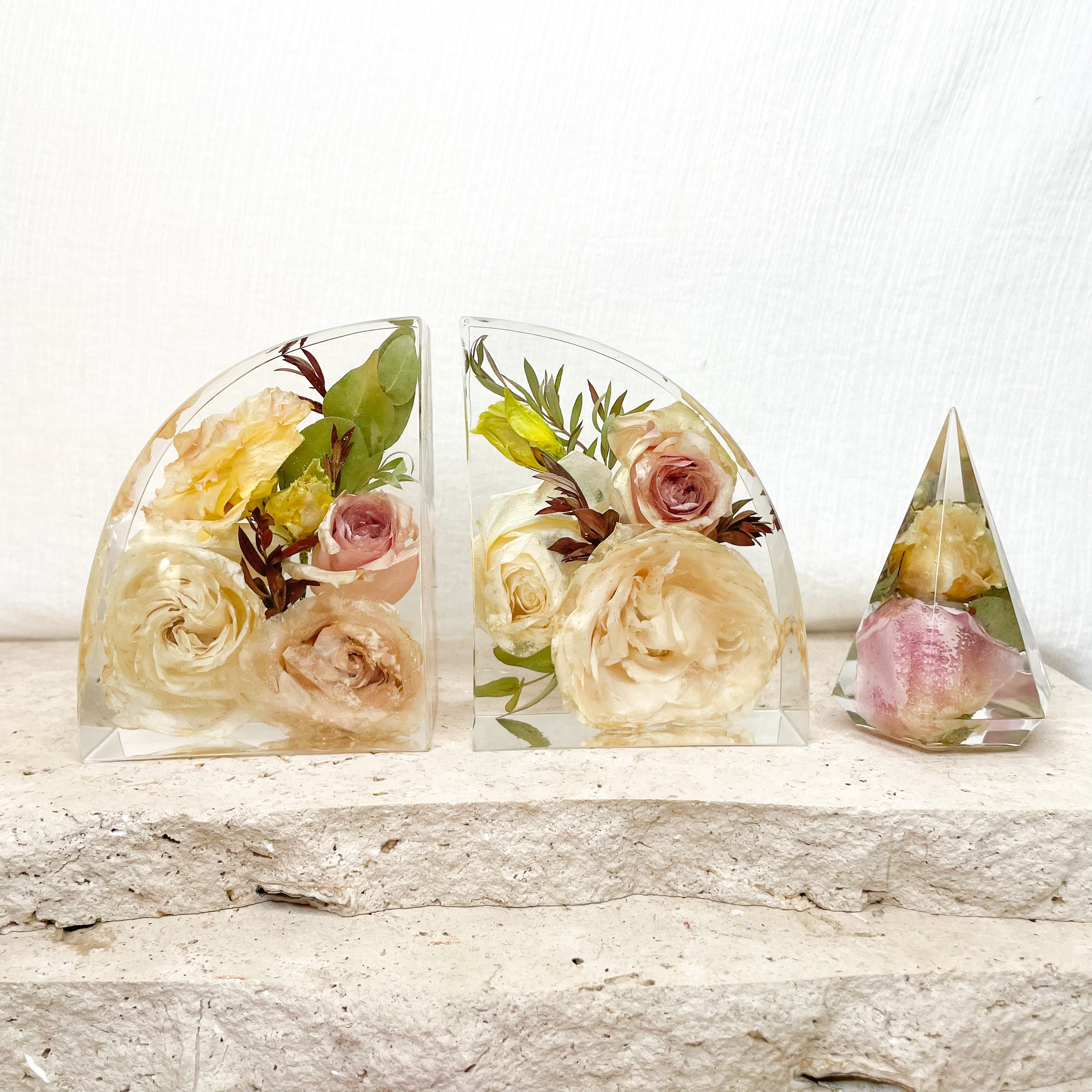 Preserved Flowers Resin Bookend Set