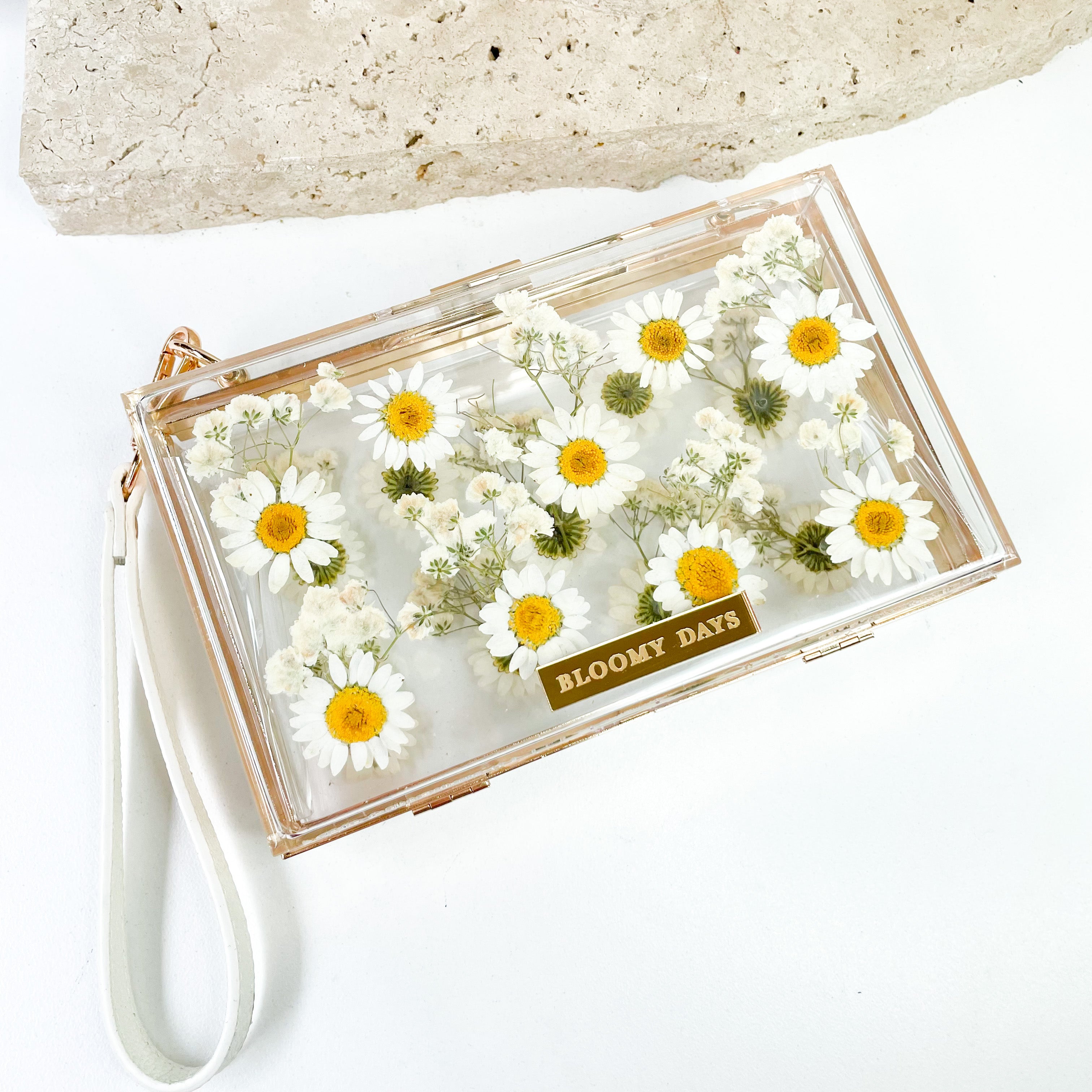 Floral Daisy Clutch