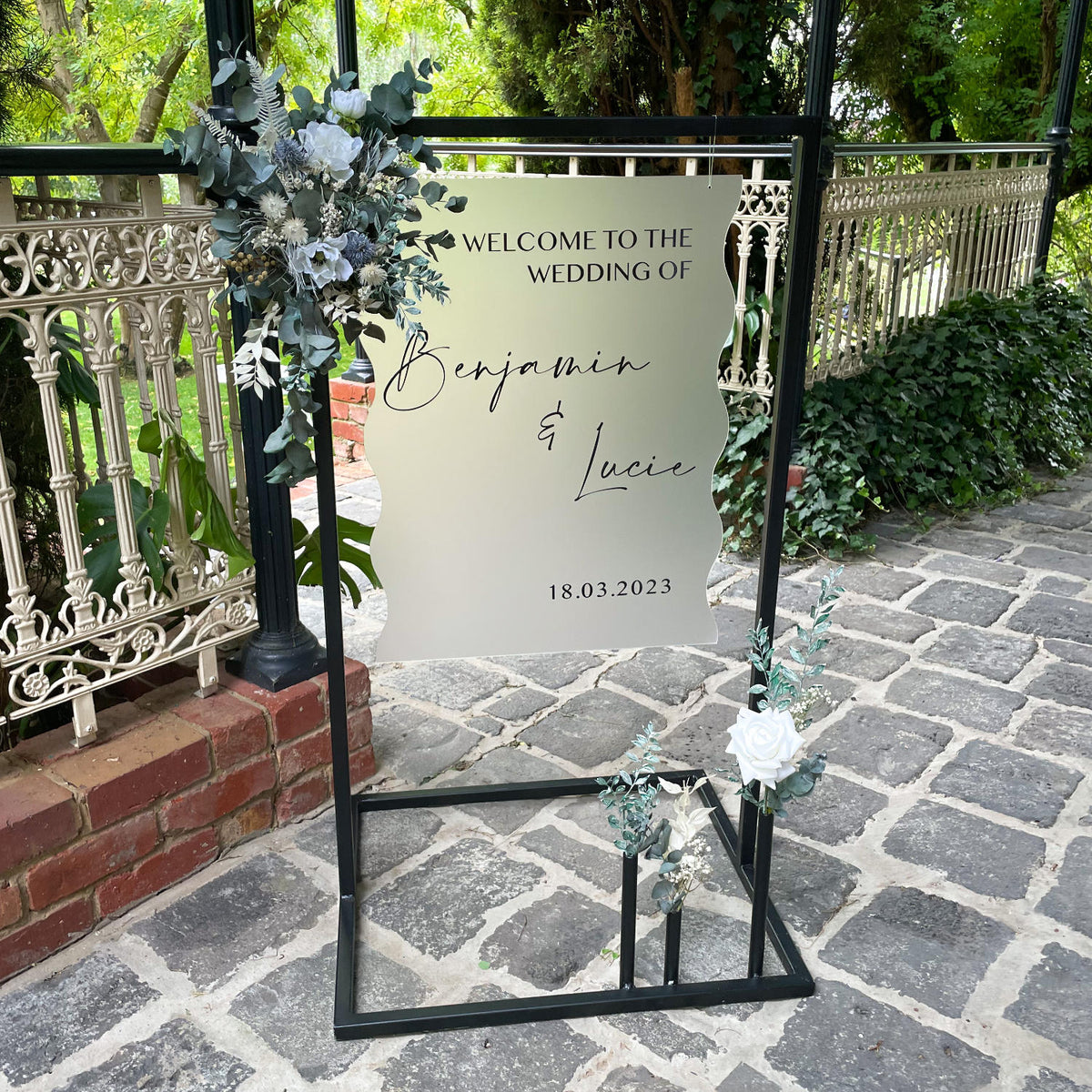 About Bloomy Days Dried Flowers, Resin Flower Preservation & Wedding